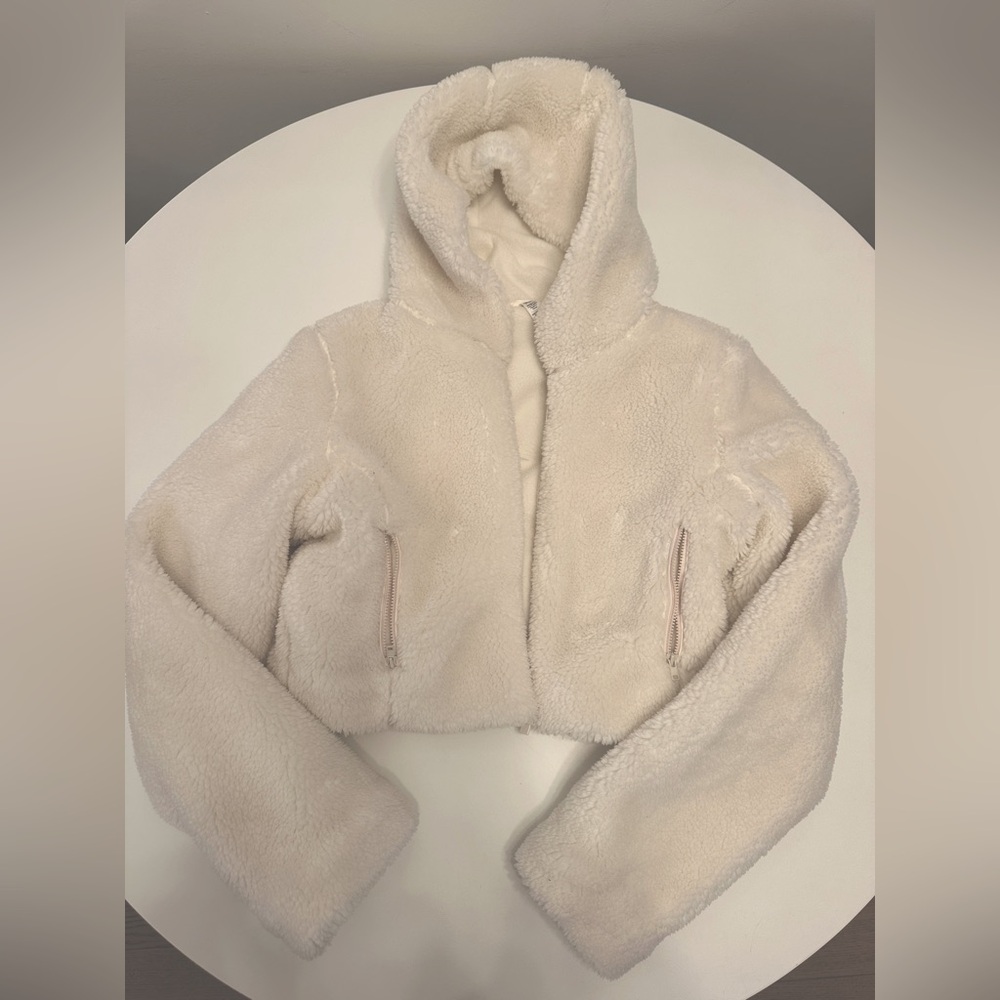 ALO faux fur cropped, white jacket sherpa size‎ S